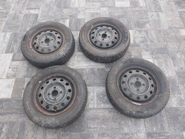 Hyundai lemezfelni 155/70 13 coll tli gumik