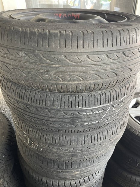 Hyundai lemezfelni kerékszett