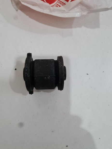 Hyundai leng�kar persely / szilent 55116-29000