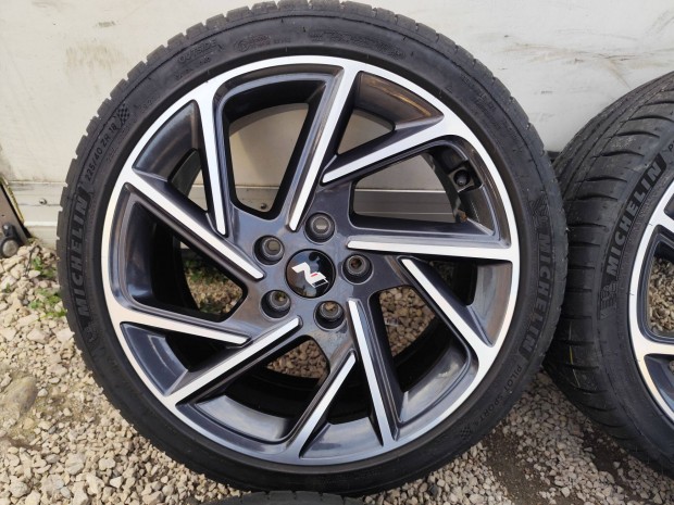 Hyundai n-line i30 i30N gy�ri alufelni 5x114,3 18"