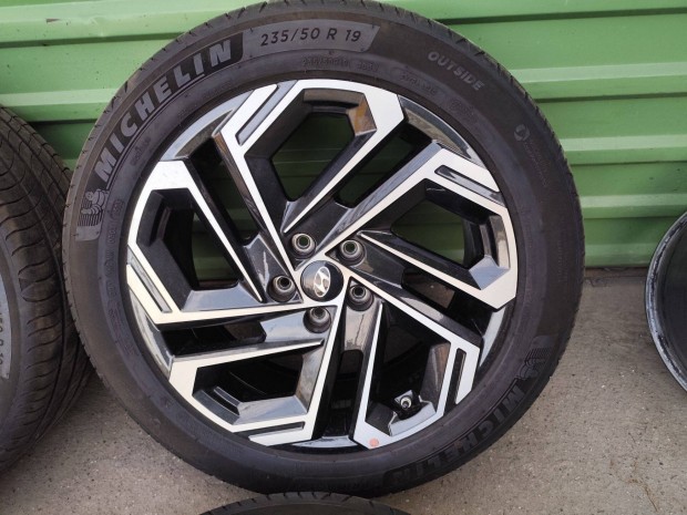 Hyundai tucson gyári alufelni 5x114,3 19"