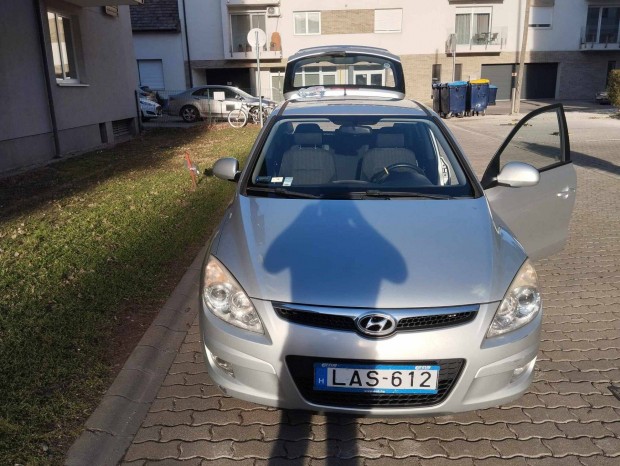 Hyundia I30 Elad