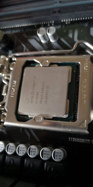 I7 9700 / 1151 fels kategria /gamingtest