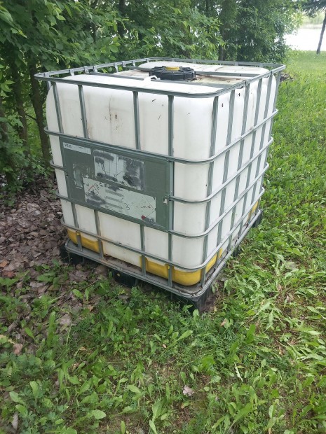 IBC tartly, 1000 literes
