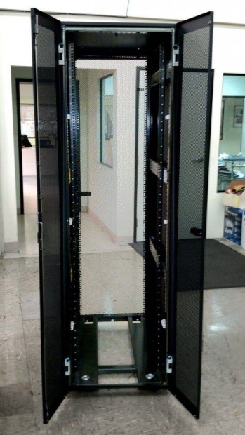 IBM 9307-4RX IBM 42U Rack szekrny