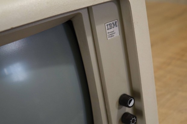 IBM monitor retro