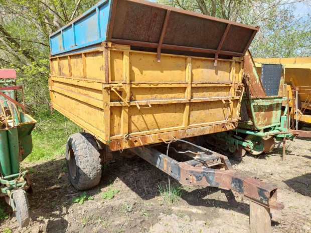 IFA 1 tengelyes billencs p�tkocsi mtz traktor