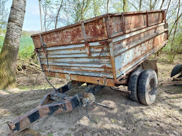 IFA egy tengelyes billencs p�tkocsi mtz traktor