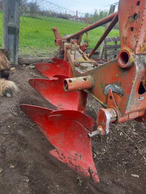 IH 4es Eke  elad� 9