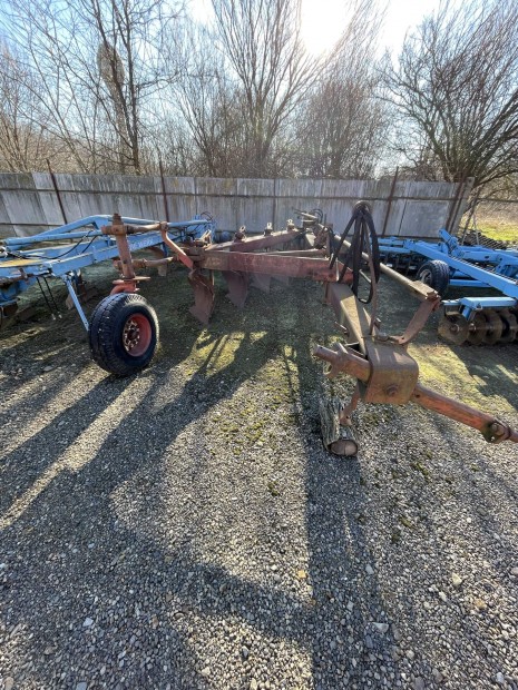 IH 5 fejes eke 6-7 fejess� alak�that�