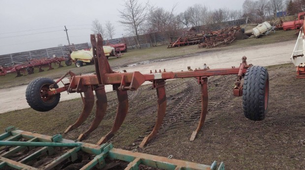 IH 5 k�ses talajlaz�t�