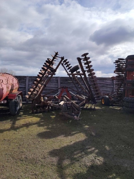 IH 9,8 m�teres t�rcsa