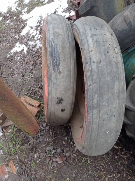 IH sorm�vel� kerekek 