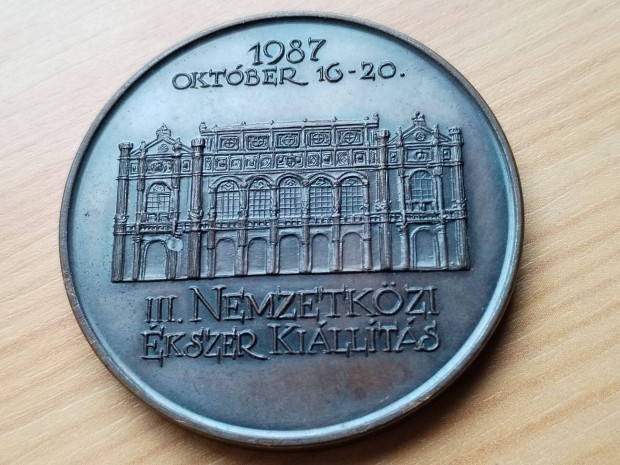 III.Nemzetközi Ékszerkiállítás 1987 bronz érem