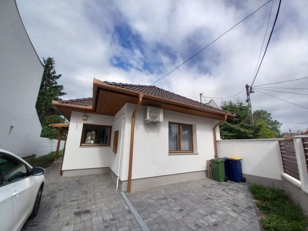 III. Kerület, Botond utca, 96 m2-es, családi ház, 4 szobás,