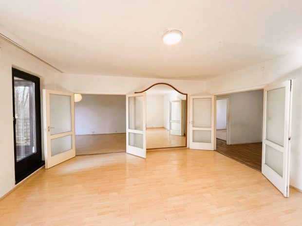 III. Ker�let, Gy�gyszergy�r utca, 85 m2-es, t�rsash�zi lak�s, 3 szob�s