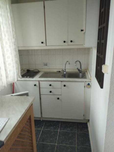 III. Kerület, Őrlő utca, 27 m2-es, 3. emeleti, társasházi lakás