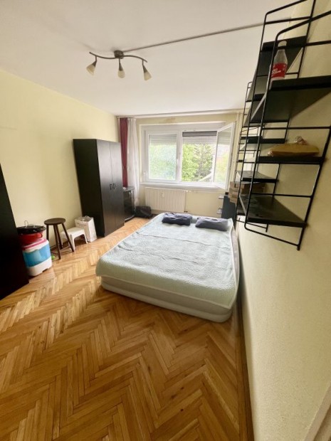 III. Kerület, Raktár utca, 50 m2-es, 2. emeleti, társasházi lakás