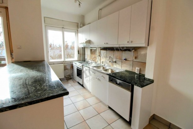 II. kerület, Gábor Áron utcában 80 m2-es 2 szobás,