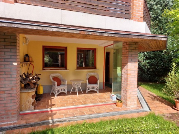 II. kerület, Huba vezér utca, 70 m2-es, házrész, 3 szobás, felújított