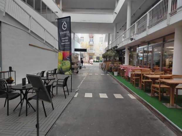 II. kerület, Lövőház utca, 40 m2-es, üzlet üzletházban, 1 szobás