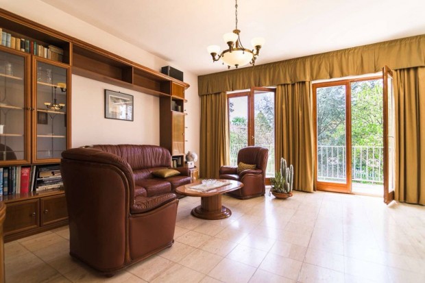 II. ker�let, kisgazda utca, 218 m2-es, csal�di h�z, 4 szob�s