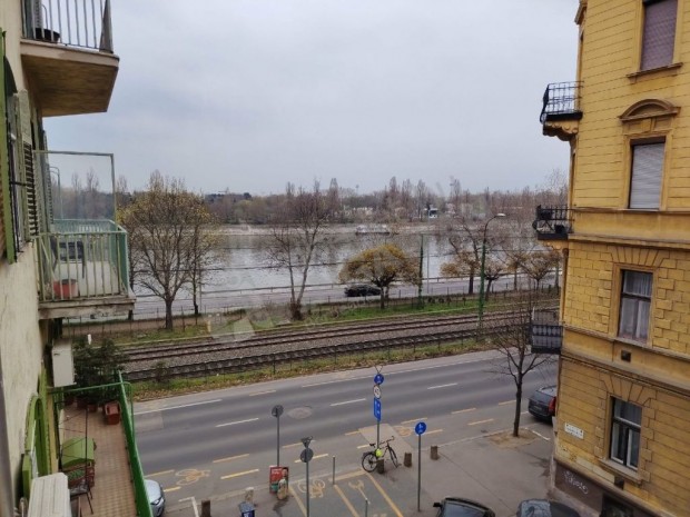 II. ker�letben a Luk�cs utc�ban 65 m2-es 2 szob�s DUNAI PANOR�M�VAL