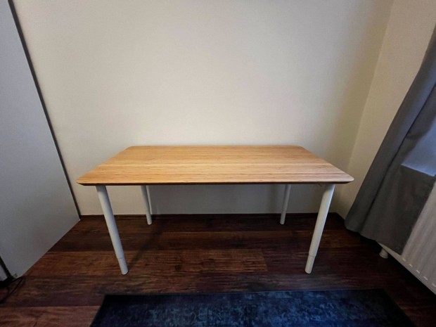 IKEA Anfallare / Olov llthat lb rasztal, kbelrendezvel