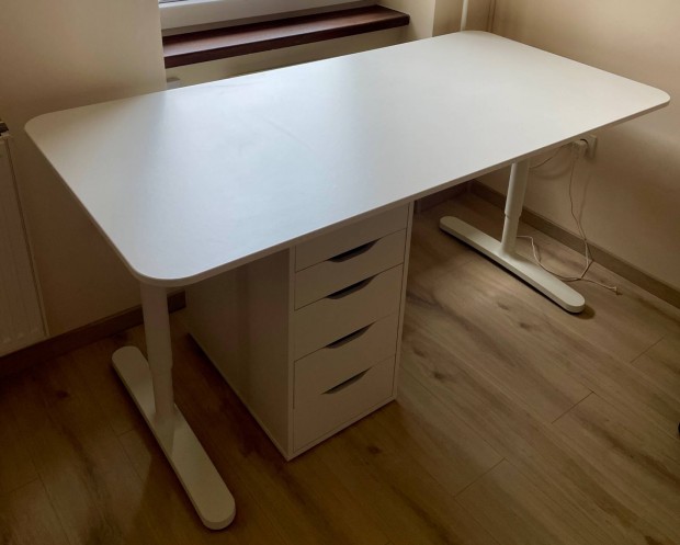 IKEA Bekant 160 x 80 cm llthat magassg fehr asztal