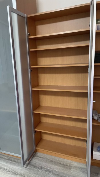 IKEA Billy k�nyvesszekr�ny