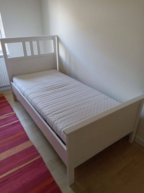 IKEA Hemnes ágy matraccal, 201x104 cm, kiváló állapotban