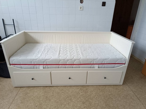 IKEA Hemnes kanapgy 3fikkal 2db matraccal