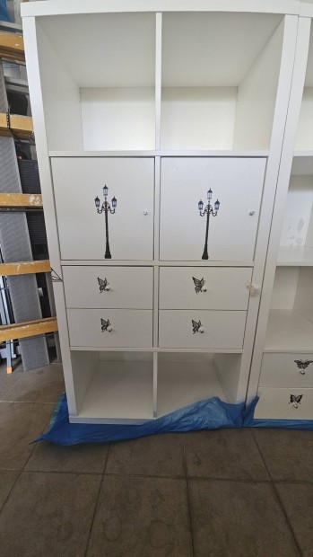 IKEA Kallax polc 2x4-es, 2 db kiegészítőkkel