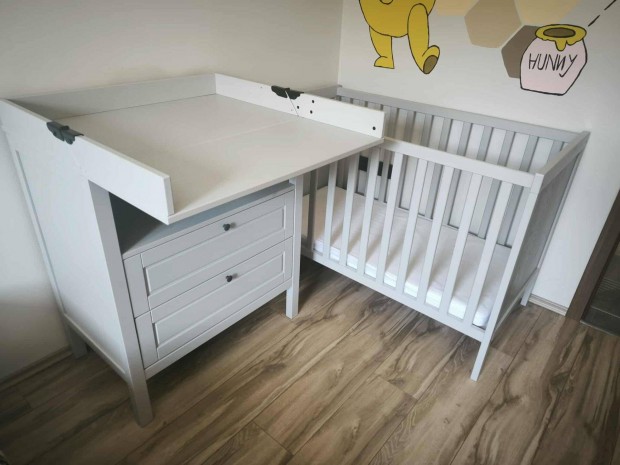 IKEA Sundvik pelenkázó komód és babaágy