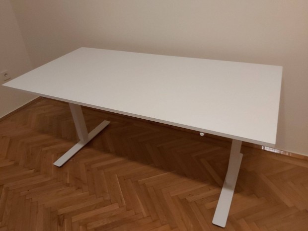 IKEA Trotten Asztal l-/llmunkhoz, fehr, 160x80cm