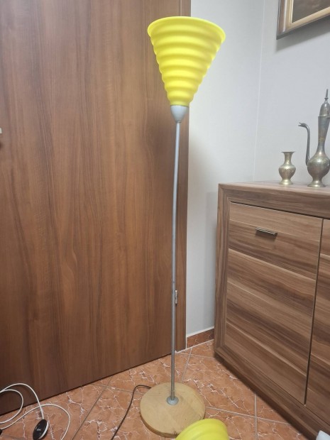 IKEA �ll�l�mpa �s fali l�mpa Hajd�szoboszl�