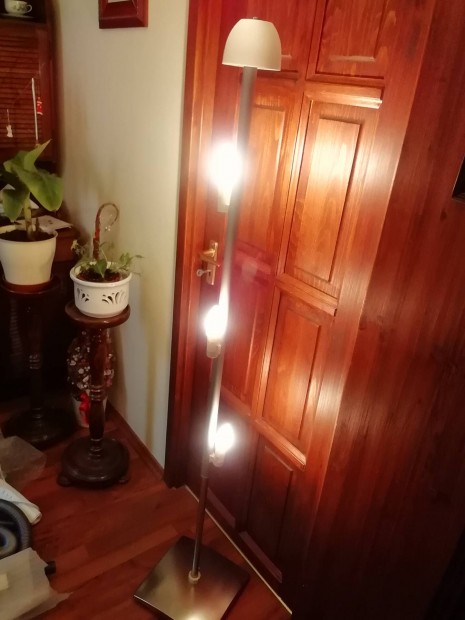IKEA-s fiatalos modern lbkapcsols lllmpa 140 cm. 