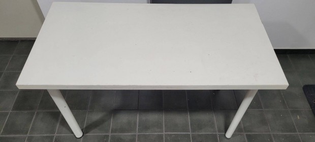 IKEA asztal fehr 120 x 60 x 74 cm