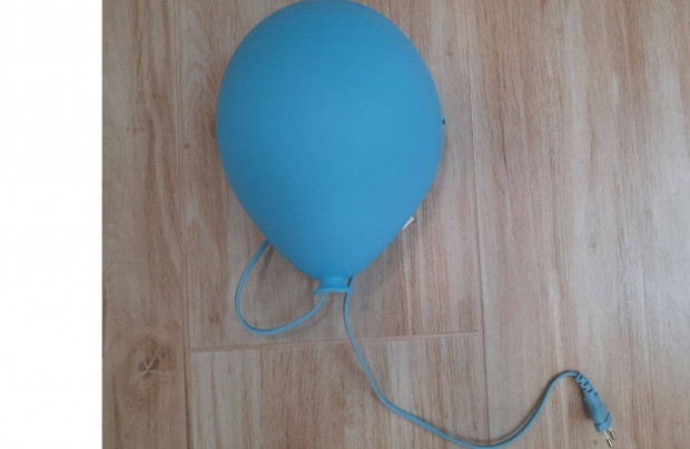 IKEA falra szerelhető kék lufi lámpa