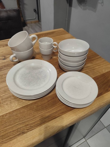 IKEA fehér étkészlet 16 db tányér tál bögre csésze