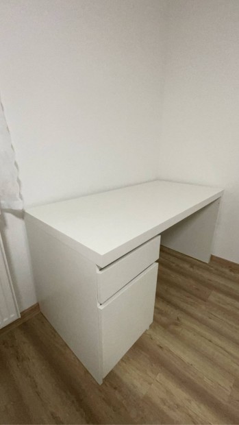 IKEA rasztal