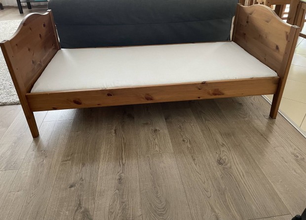 IKEA kisgy matraccal