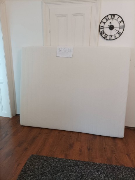 IKEA matrac 160x200 cm, tiszta, folt mentes 