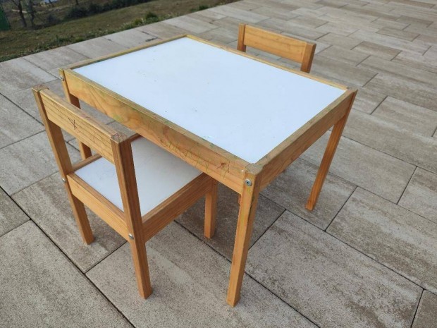 IKEA-s Latt asztal + 2 szék szett