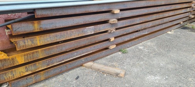 IPE 240 acélgerenda