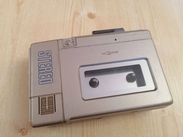 ISP 007 walkman két fejhallgatós hibás