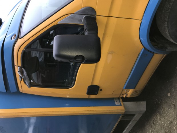 IVECO DAILY JOBB OLDALI AJT elad