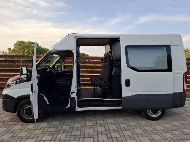 IVECO Daily 35S16 7 szemlyes