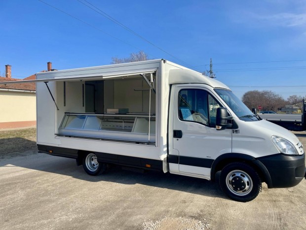 IVECO Daily 35 C 15 D 3750 Foodtruck-Büfékocsi-...