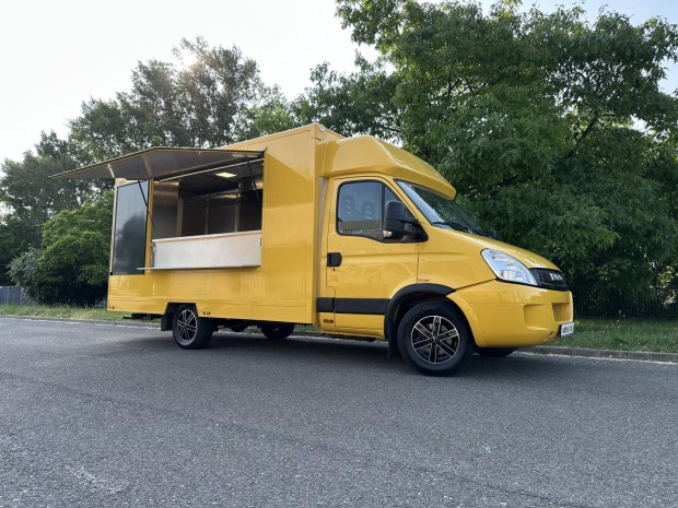 IVECO Daily Food Truck / Bérelhető Is / 220V-ró...
